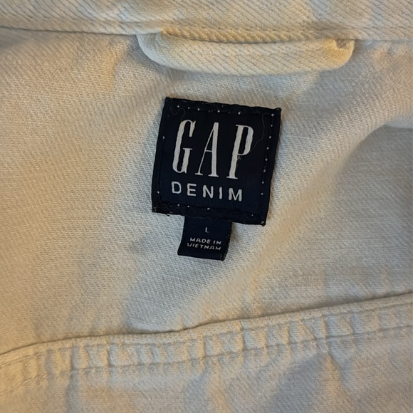 GAP Women's White Jean Jacket - Picture 8 of 8